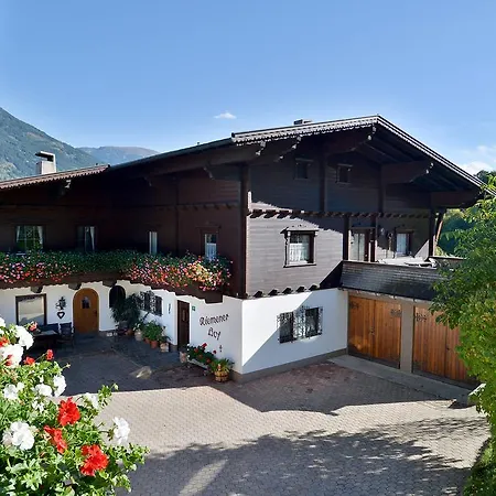 Farm stay Riemenerhof Fuegen